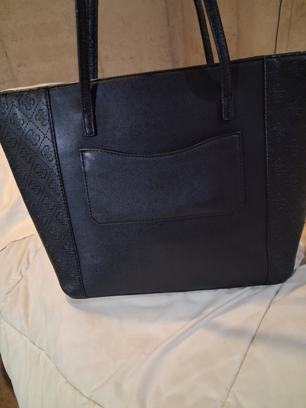 GUESS Los Angeles Black Tote Bag - Sleek Everyday Shoulder Bag - Picture 2 of 5